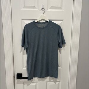 Lululemon Metal Vent Tech 2.0 Shirt SIZE: S